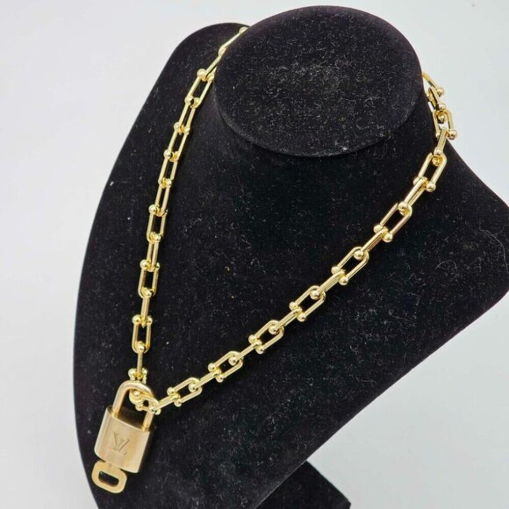Authentic Louis Vuitton Lock & Key w/ Unbranded Gold Plated Gold Chain Necklace - Picture 12 of 14